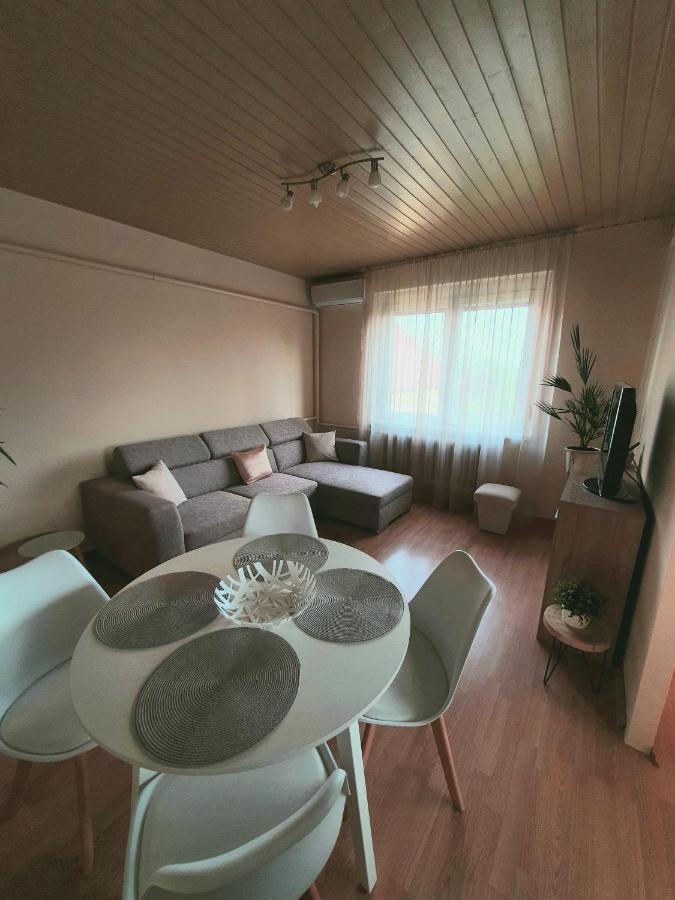 באלאטונפורד Apartman Ilike מראה חיצוני תמונה