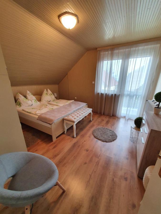 באלאטונפורד Apartman Ilike מראה חיצוני תמונה